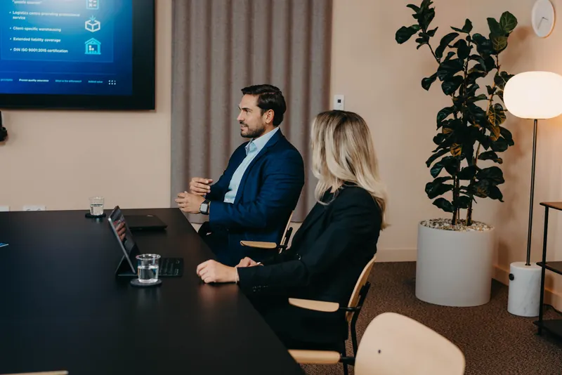 Austausch im Team der proQtech GmbH